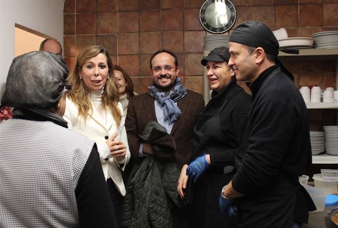 Sánchez Camacho visita un comedor social en Tarragona