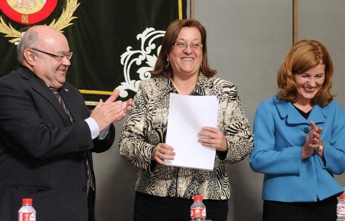 La diplomática Elena Madrazo ingresa en el programa 'Alumni'-Distinguidos