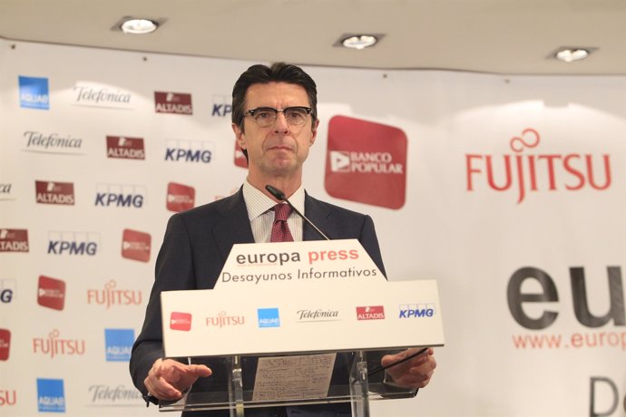 José Manuel Soria en los Desayunos de Europa Press