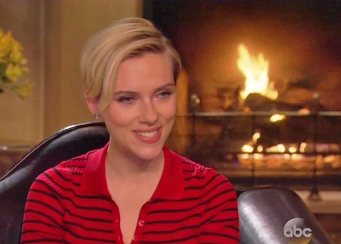 SCARLETT JOHANSON 