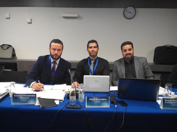 Escudero (centro) en una reciente acción internacional del Instituto Halal