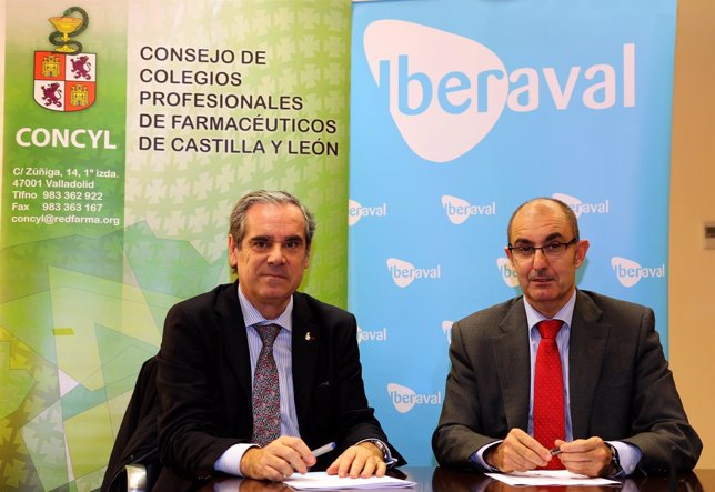 Pedro Pisonero y Jesús Aguilar en la firma del convenio. 