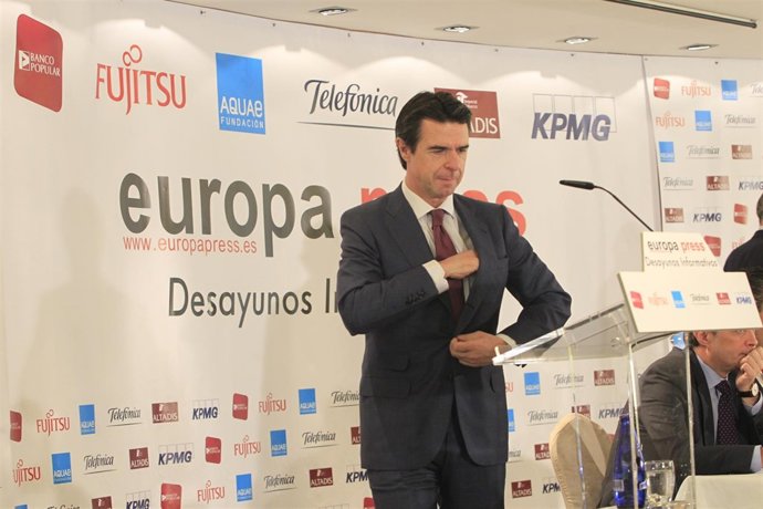 José Manuel Soria en los Desayunos de Europa Press