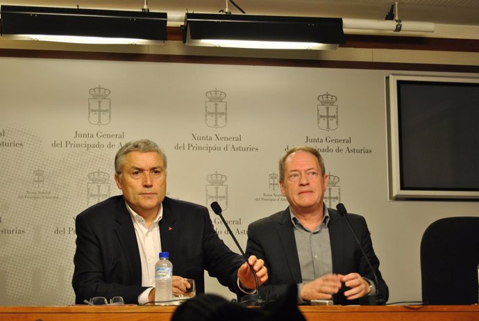 Orviz (izquierda) y Martín, durante la rueda de prensa. 
