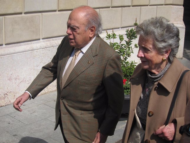 Jordi Pujol y su esposa, Marta Ferrusola