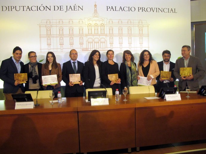 Foto de familia de los XV Premios Emprende e Innova de la Diputación de Jaén. 