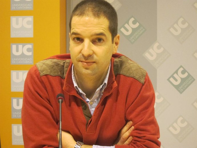 El investigador del IBBTEC Ignacio Varela