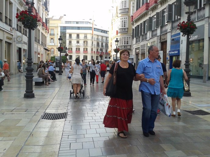 Turistas Turismo Málaga Calle Larios Gente Centro Ciudad Plaza Constitución 
