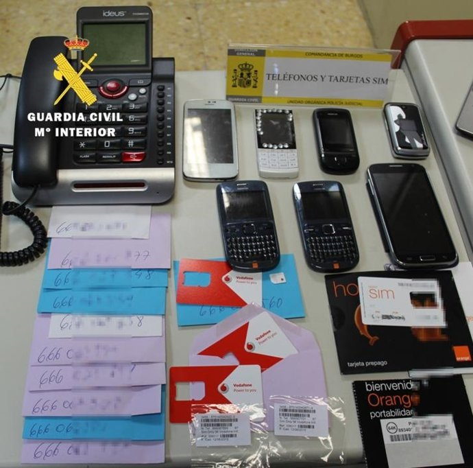 Material intervenido por la Guardia Civil en la operación Scamcall