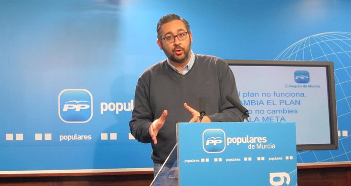 El portavoz adjunto del PP regional, Víctor Manuel Martínez