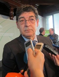 Valderas reclama a Báñez que la rebaja del número mínimo de peonadas sea "sustancial y no un simple lavado de cara"