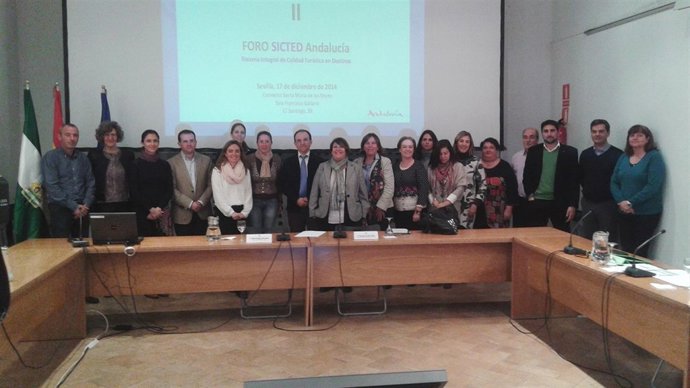 El consejero de Turismos en las jornadas Sicted