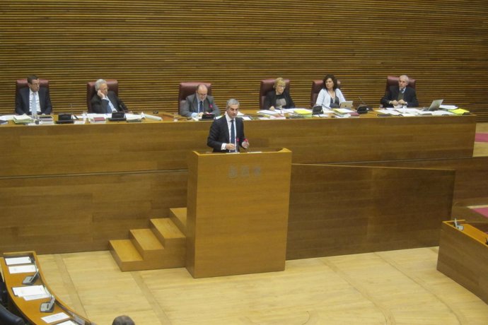 Ricardo Costa interviene en el debate de presupuestos en las Corts.