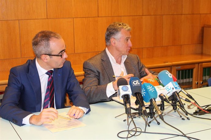 Paulino Plata y José Moyano en rueda de prensa puerto autoridad portuaria