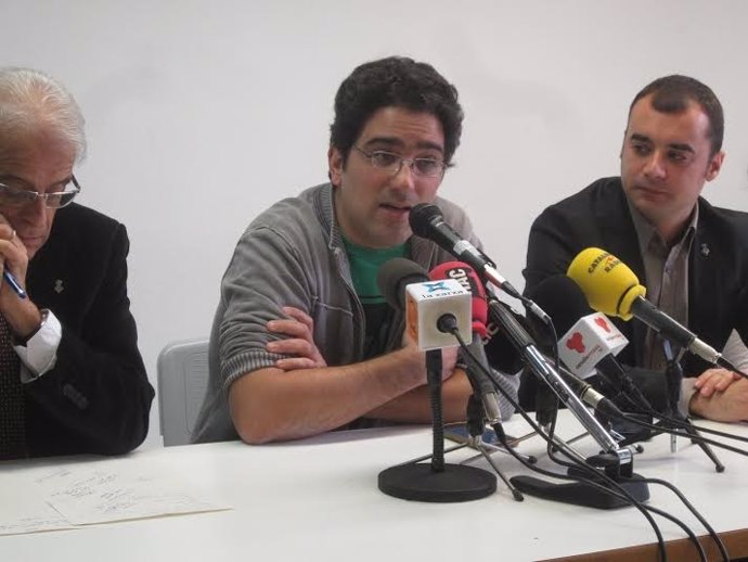 Guillem Domingo, portavoz de la PAH, y Jordi Ballart, alcalde de Terrassa