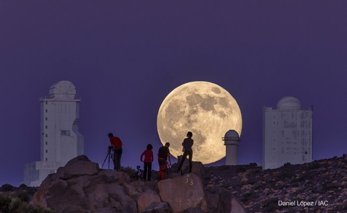 La Superluna desde el Teide