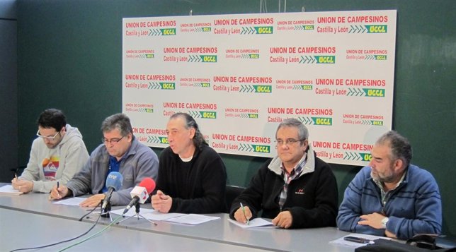 Balance del año de UCCL con González Palacín en el centro de la imagen