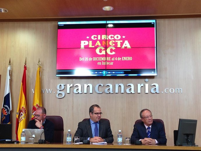 José Miguel Álamo, Juan Domínguez y Manuel Pérez presentan la feria juvenil