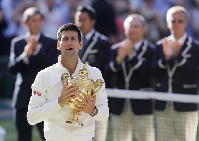 Djokovic se corona en Wimbledon por segunda vez en una emocionante final