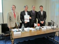 La embajada de Ecuador lanza un decálogo para facilitar un tratamiento informativo adecuado sobre la inmigración