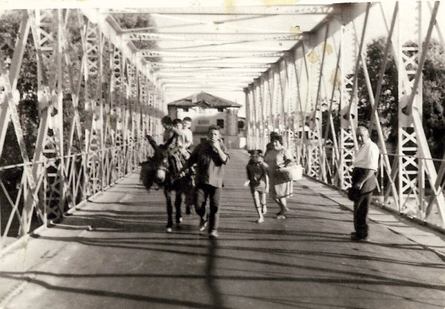 Una imagen antigua del puente de Mélida. 
