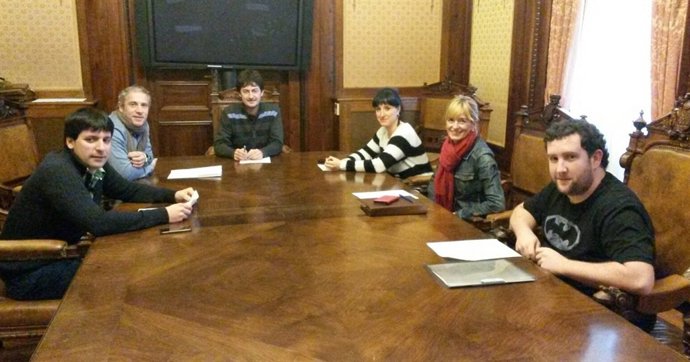 Bileran izan diren foru eta udal ordezkariak