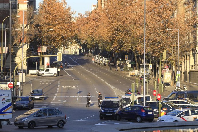 Un hombre empotra su coche contra la sede del PP en Génova