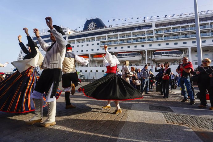 Recibimiento a un crucero en Las Palmas de Gran Canaria