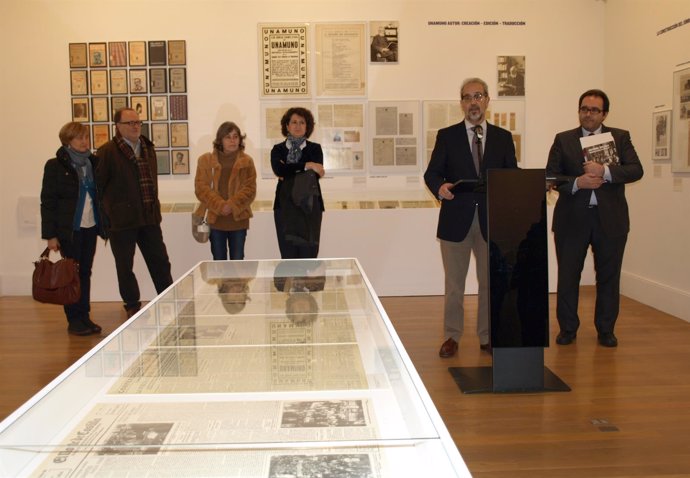 Inauguración de la exposición sobre el destierro de Unamuno en Francia.  