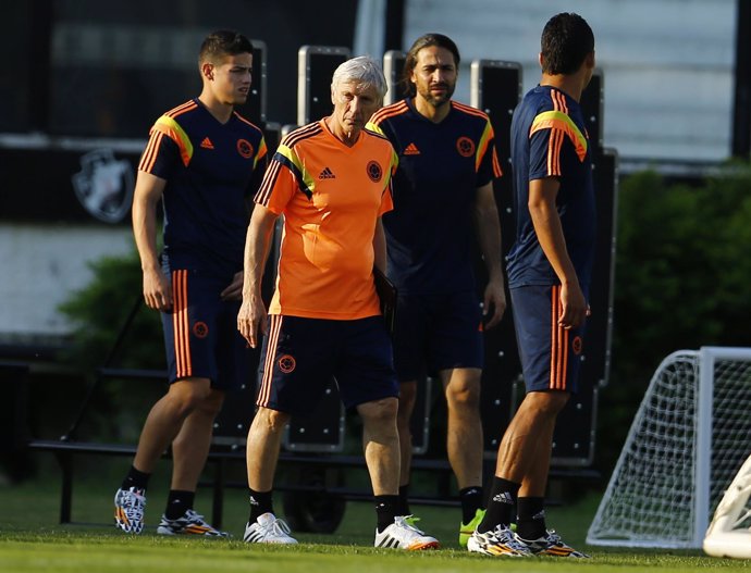 Yepes con James en un entrenamiento de Colombia