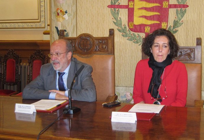 El alcalde de Valladolid junto a Mercedes Cantalapiedra