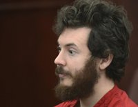 Los padres del presunto asesino de los cines de Aurora piden por la vida de su hijo