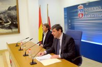 Cantur niega que se abatiera a tiros a los lobos y acusa a Marcano de dañar la imagen de Cabárceno