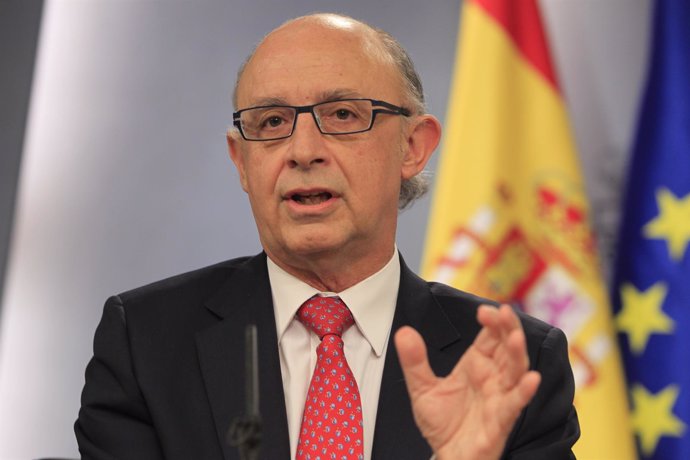 Cristóbal Montoro tras el Consejo de Ministros