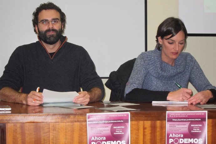 El candidato de Ahora Podemos Murcia, Carlos Egio y la eurodiputada Lola Sánchez