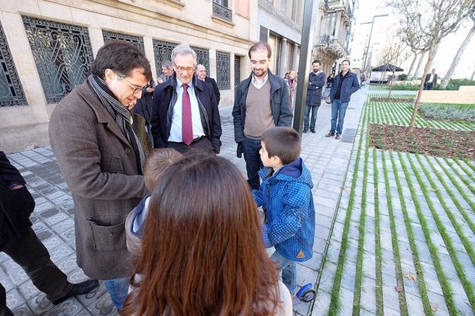 Xavier Trias y el concejal Gerar Ardanuy en el paseo de Sant Joan