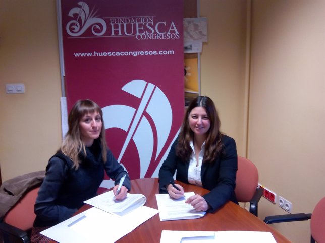 Firma del convenio de la Fundación Huesca Congresos.