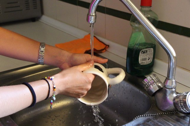Agua grifo potable limpiar fontanería limpieza cloro