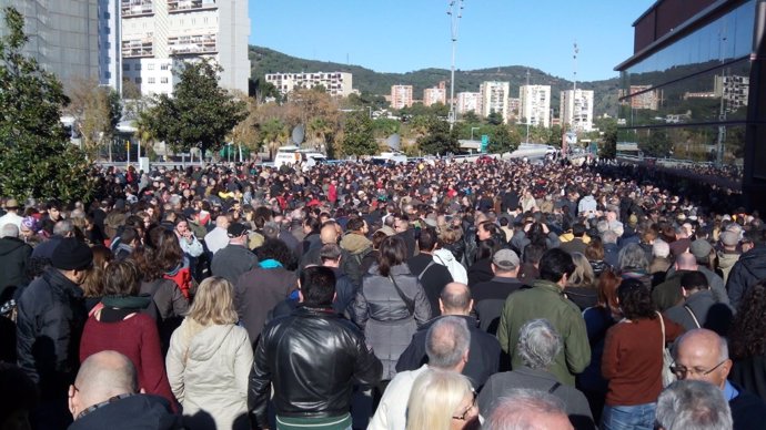 Más de 2.500 personas se quedan fuera del acto de Podemos