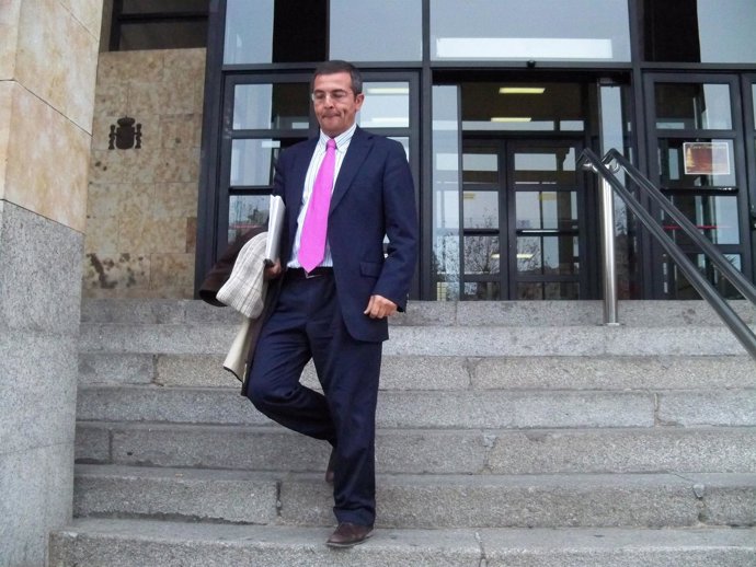 El abogado de Raquel Gago, Fermín Guerrero, a su salida de los Juzgados de León.
