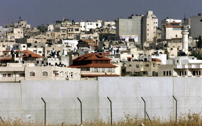 Muro construido por Israel en Tulkarem, Cisjordania