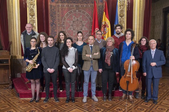 Jóvenes artistas becados por el Gobierno de Navarra.