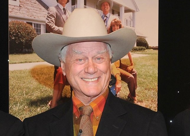 Harry Hagman acusado de incumplimiento de contrato por morirse