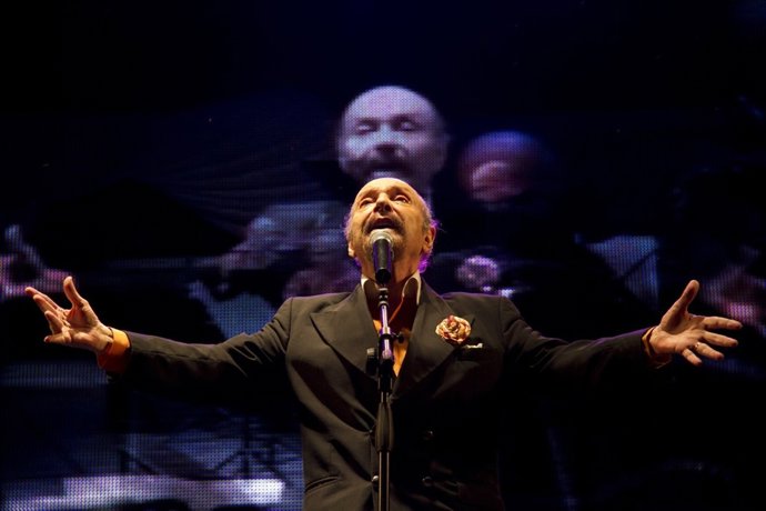 O escritor, poeta e recitador uruguaio Horacio Ferrer.