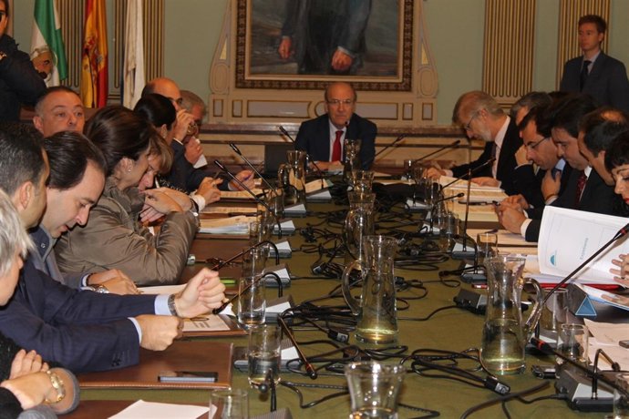 Pleno del Ayuntamiento de Huelva relativo al mes de diciembre. 