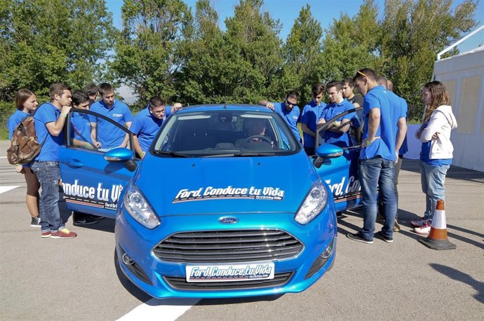 Cursos de conducción para jóvenes de Ford
