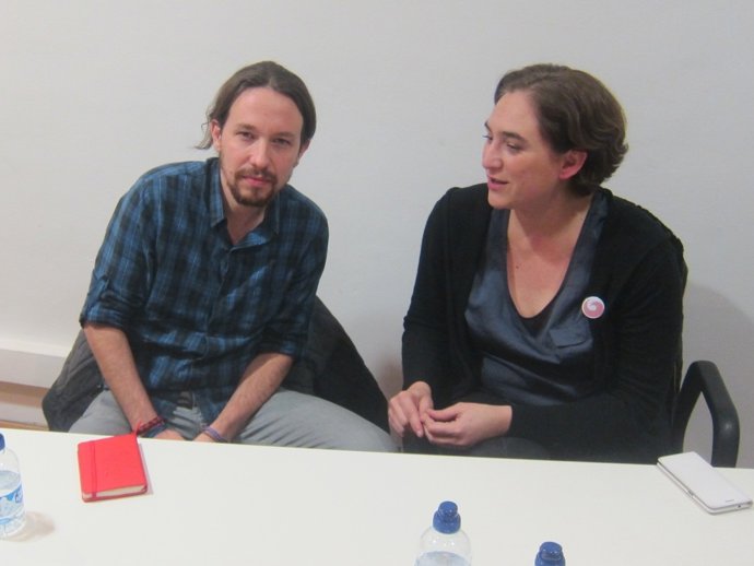 Pablo Iglesias (Podemos) y Ada Colau (Guanyem Barcelona)
