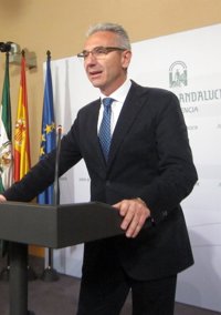 La Junta se cree "a día de hoy" la palabra de Rajoy