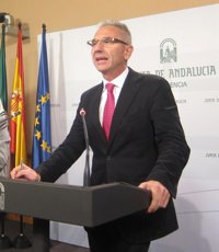 La Junta dice estar afanándose en el "cumplimiento íntegro" de un programa de gobierno "para cuatro años"