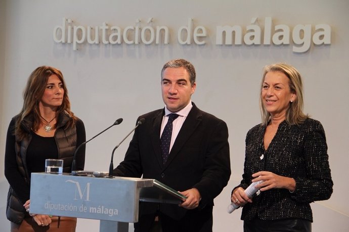 Elías Bendodo junto a las vicepresidentas Ana Mata y Kika Caracuel balance 2014